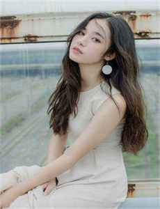 大陆美女-久久一区二区明星换脸